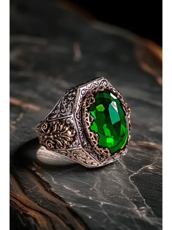 Erkek Kristal Kesim Zümrüt Taşlı Yanı Desenli 925 Ayar Gümüş Yüzük Erkek Kristal Kesim Zümrüt Taşlı Yanı Desenli 925 Ayar Gümüş Yüzük