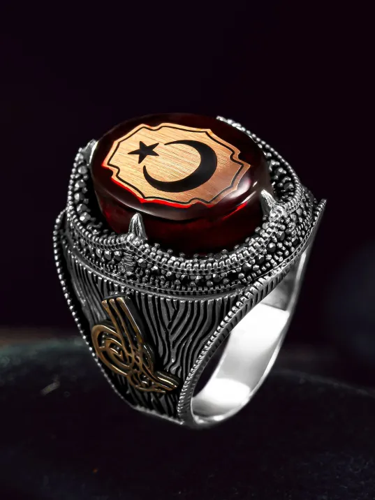 Erkek Gümüş Yüzük - Kırmızı Kehribar Taşlı Ay Yıldız İşlemeli Yanı Tuğra Erkek Yüzük