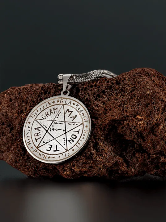 Erkek Kadın Aşk Tılsımı Ve Maton Tetragram İşlemeli Yassı Snake Zincir Çelik Kolye Erkek Kadın Aşk Tılsımı Ve Maton Tetragram İşlemeli Yassı Snake Zincir Çelik Kolye