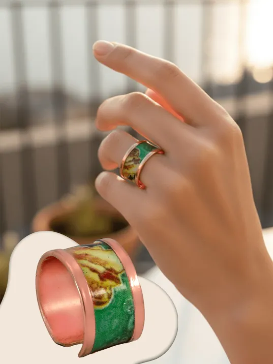 Kadın Bakır Bileklik Yüzük Set - Ester Model Özel Baskı Metal Kutu Ve Kuvars Taşı Kadın Bakır Bileklik Yüzük Set - Ester Model Özel Baskı Metal Kutu Ve Kuvars Taşı