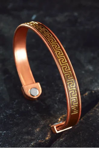 Erkek Kadın Bakır Bileklik - Altın Kaplama Hakiki Deri Grek İşlemeli Mıknatıslı Metal Kutu Kuvars