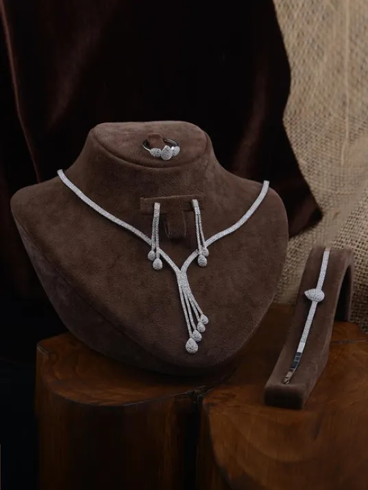 İlyada Bayan Zirkon Taşlı Gümüş Su Yolu Set - Kolye, Bileklik, Küpe, Yüzük İlyada Bayan Zirkon Taşlı Gümüş Su Yolu Set - Kolye, Bileklik, Küpe, Yüzük