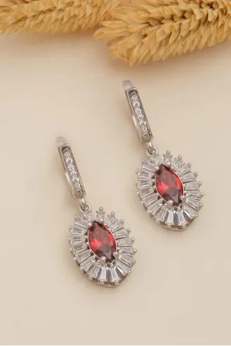 Kadın Gümüş Küpe - Damla Model Yakut Taşlı Baget Süslemeli Rodyumlu Kadın Küpe