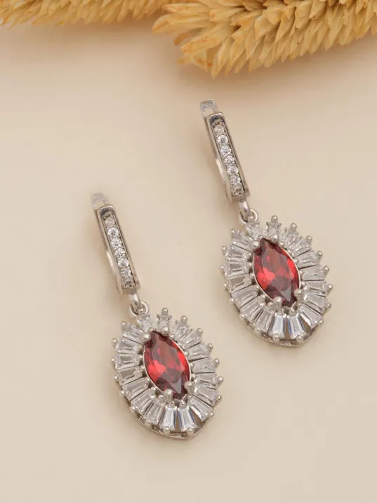 Kadın Gümüş Küpe - Damla Model Yakut Taşlı Baget Süslemeli Rodyumlu Kadın Küpe Kadın Gümüş Küpe - Damla Model Yakut Taşlı Baget Süslemeli Rodyumlu Kadın Küpe