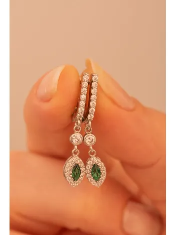 Kadın Gümüş Küpe - Pera Zümrüt Mekik Taşlı 925 Ayar Gümüş Küpe