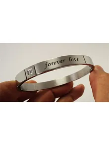 Forever Love Paslanmaz Çelik Erkek Kelepçe Bileklik Orta Kalınlıkta Forever Love Paslanmaz Çelik Erkek Kelepçe Bileklik Orta Kalınlıkta