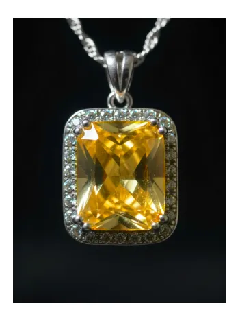 Kadın Gümüş Kolye - Kare Model Sarı Şampanya Zirkon Taşlı Kadın Gümüş Kolye