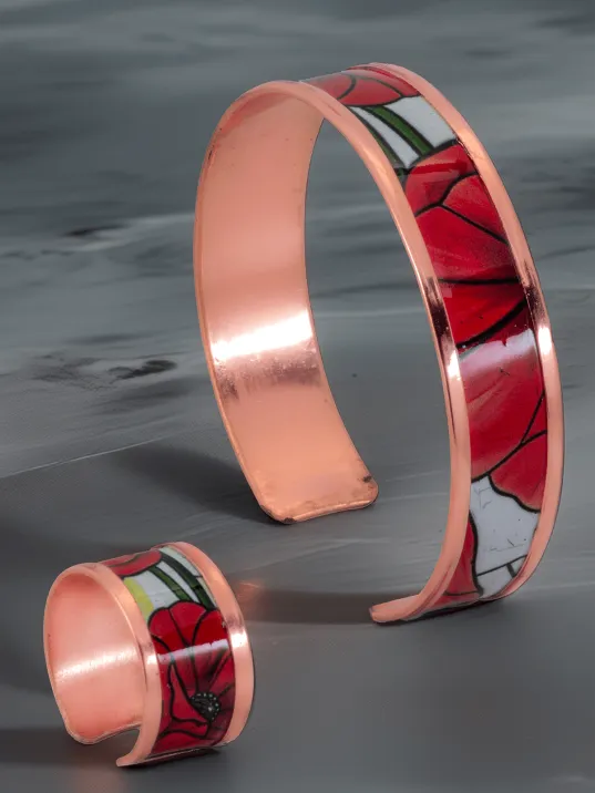 Kadın Bakır Bileklik Yüzük Set - Chlara Model Özel Baskı Metal Kutu Ve Kuvars Taşı Kadın Bakır Bileklik Yüzük Set - Chlara Model Özel Baskı Metal Kutu Ve Kuvars Taşı