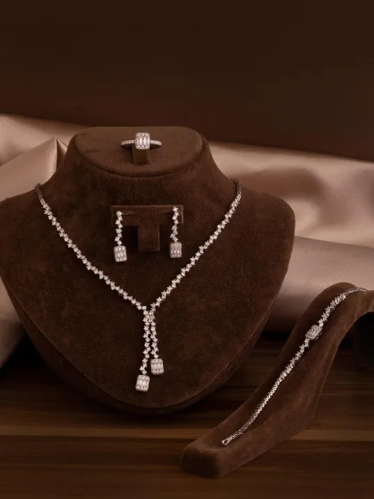 Kadın Gümüş Takı Seti - Nazlı Baget Taşlı Zirkon Süslemeli Kolye, Bileklik, Yüzük, Küpe Tam Set Kadın Gümüş Takı Seti - Nazlı Baget Taşlı Zirkon Süslemeli Kolye, Bileklik, Yüzük, Küpe Tam Set
