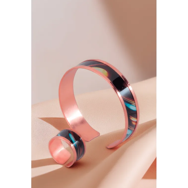 Kadın Bakır Bileklik Yüzük Set - Andrelina Model Özel Baskı Metal Kutu Ve Kuvars Taşı Kadın Bakır Bileklik Yüzük Set - Andrelina Model Özel Baskı Metal Kutu Ve Kuvars Taşı
