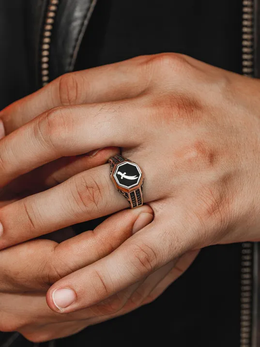 Erkek Gümüş Yüzük - Çift Zirkon Taşlı Zülfikar Kılıcı Model 2 Erkek Yüzük Erkek Gümüş Yüzük - Çift Zirkon Taşlı Zülfikar Kılıcı Model 2 Erkek Yüzük