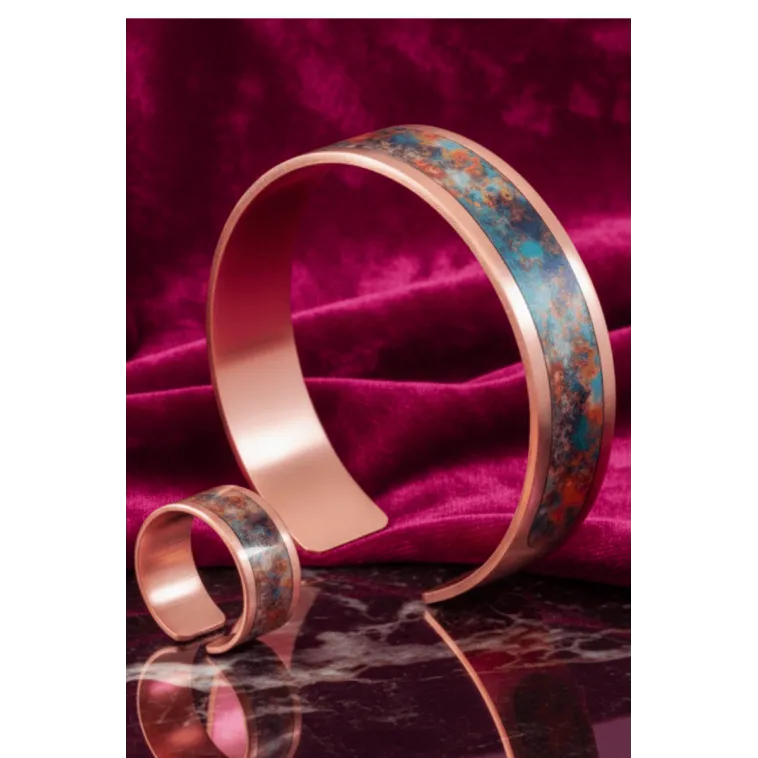 Kadın Bakır Bileklik Yüzük Set - World Model Özel Baskı Metal Kutu Ve Kuvars Taşı Kadın Bakır Bileklik Yüzük Set - World Model Özel Baskı Metal Kutu Ve Kuvars Taşı