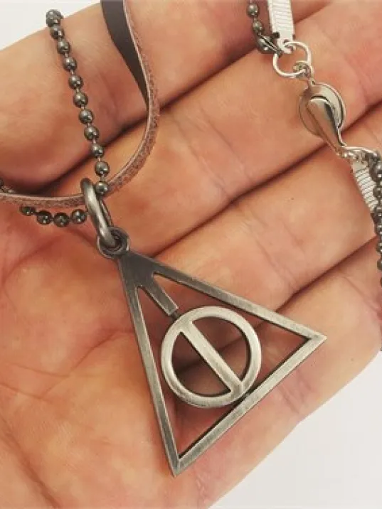 Harry Potter Ölüm Yadigarları Üçgen Erkek Deri Kolye Harry Potter Ölüm Yadigarları Üçgen Erkek Deri Kolye