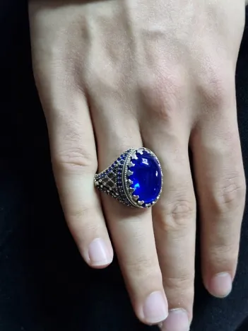 Erkek Gümüş Yüzük - Mavi Taşlı Kraliyet Model Yanları Halat Desen Erkek Yüzük Erkek Gümüş Yüzük - Mavi Taşlı Kraliyet Model Yanları Halat Desen Erkek Yüzük