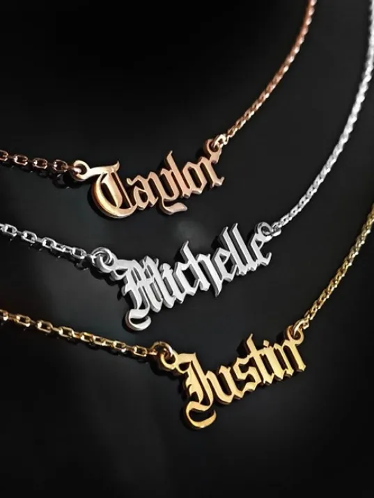 Kişiye Özel Gotik İsim Yazılan Gümüş Kadın Kolye Kişiye Özel Gotik İsim Yazılan Gümüş Kadın Kolye