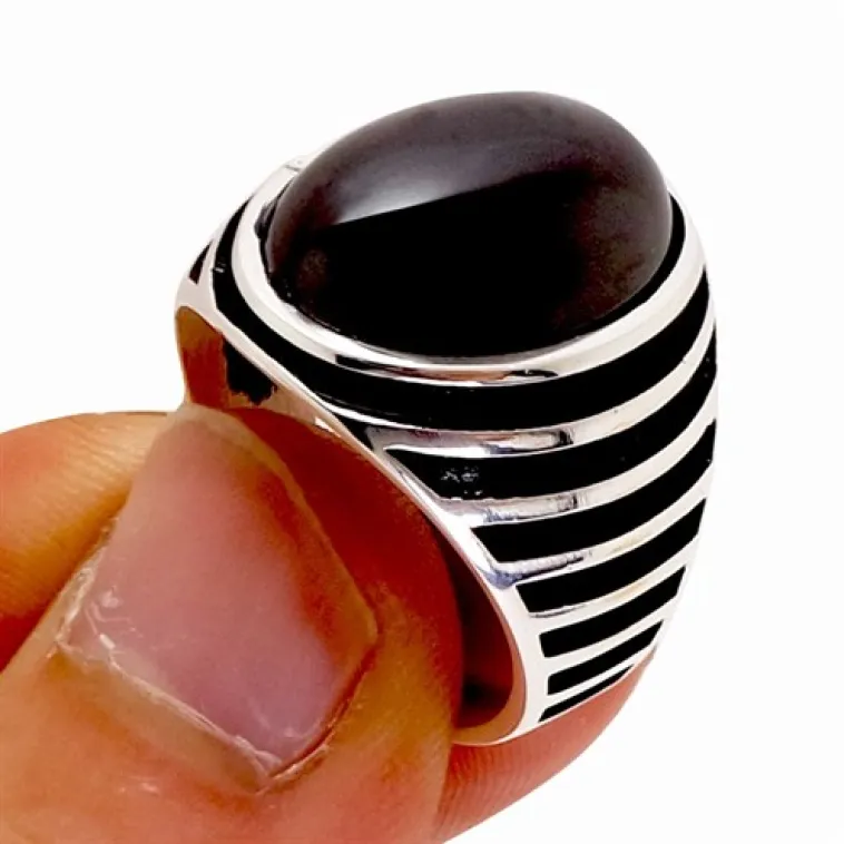 Oval Kesim Siyah Oniks Taşlı Erkek Gümüş Yüzük Oval Kesim Siyah Oniks Taşlı Erkek Gümüş Yüzük
