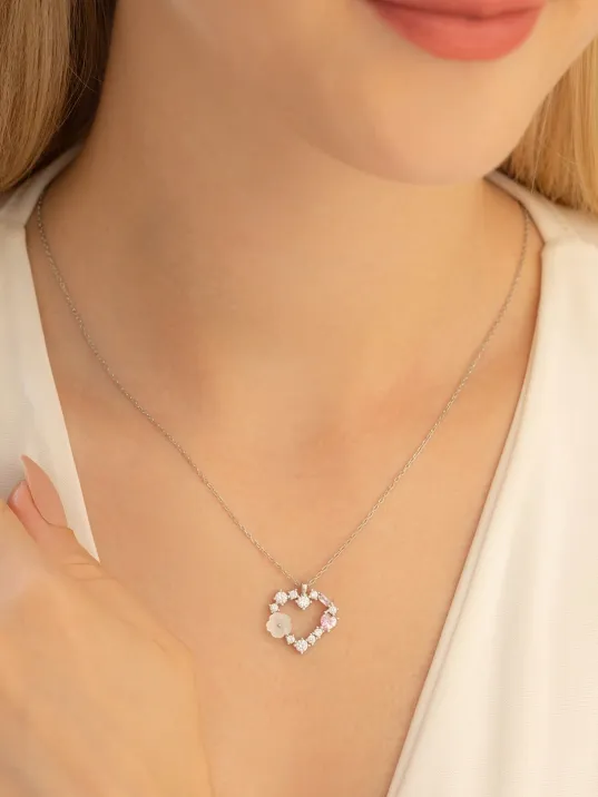 Kadın Gümüş Kolye - Manolya Çiçekli Kalp Zirkon Taşlı Gümüş Kadın Kolye