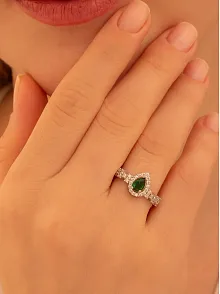 Kadın Gümüş Yüzük - Peri Zümrüt Taşlı Damla Model Kadın Yüzük