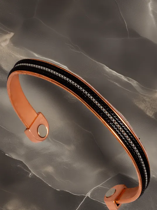 Kadın Bakır Bileklik - Ortası Küp Şeritli Siyah Derili Bakır Bilezik Metal Kutuda Kadın Bakır Bileklik - Ortası Küp Şeritli Siyah Derili Bakır Bilezik Metal Kutuda