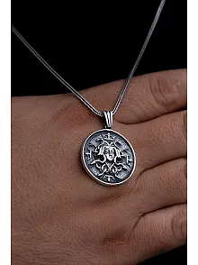 Erkek Gümüş Kolye - Yunan Tanrısı Medusa İşlemeli Gümüş Kolye