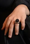 Safir Taşlı Yanı Göktürkçe Türk Yazılı Erkek Gümüş Yüzük Safir Taşlı Yanı Göktürkçe Türk Yazılı Erkek Gümüş Yüzük