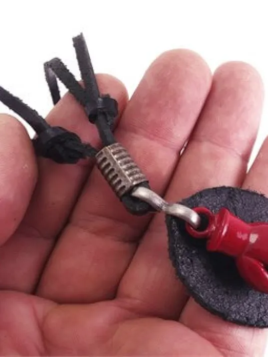 Kırmızı Boks Eldiveni Erkek Deri Kolye Kırmızı Boks Eldiveni Erkek Deri Kolye