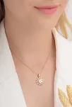 Zirkon Taşlı Rose Manolya Çiçeği Model 2 Kadın Gümüş Kolye GKLMNLYCCK2-ROS
