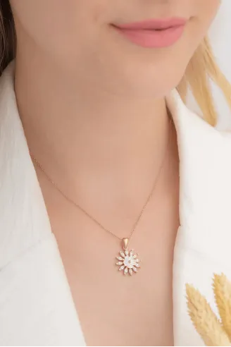 Zirkon Taşlı Rose Manolya Çiçeği Model 2 Kadın Gümüş Kolye GKLMNLYCCK2-ROS