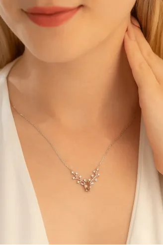 Kadın Gümüş Kolye - Zultanit Taşlı Geyik Kafası Motifli Gümüş Kolye