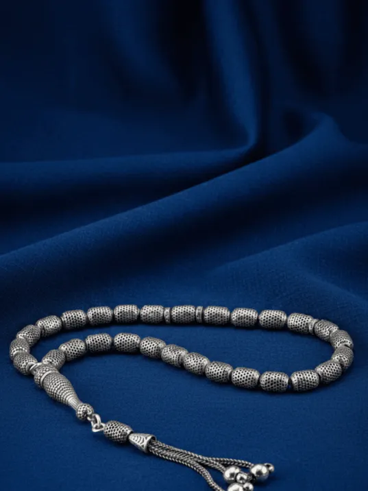 Erkek Gümüş Tespih - 925 Ayar Oksitli Model Delikli Kapsül Kesim Tesbih Erkek Gümüş Tespih - 925 Ayar Oksitli Model Delikli Kapsül Kesim Tesbih