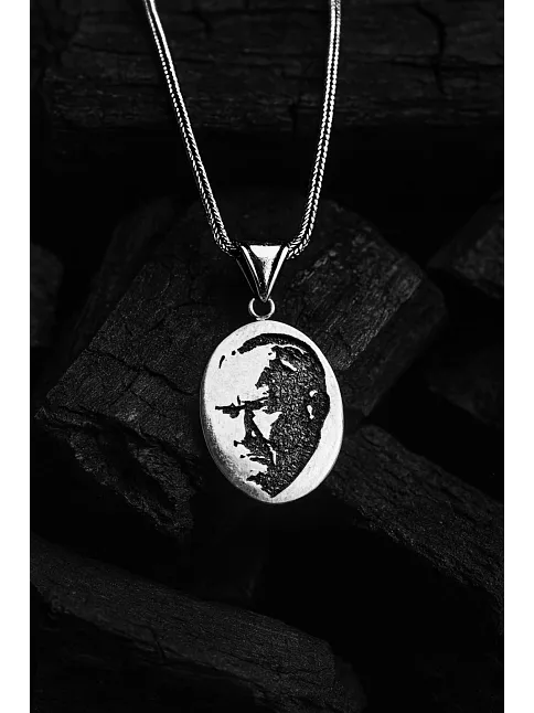 Erkek Gümüş Kolye - Oval Atatürk Motifli Erkek Gümüş