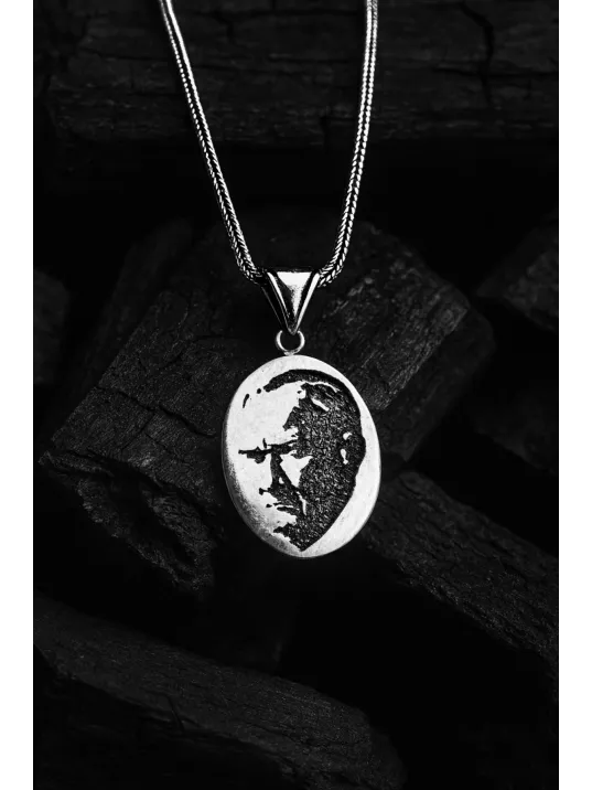 Erkek Gümüş Kolye - Oval Atatürk Motifli Erkek Gümüş