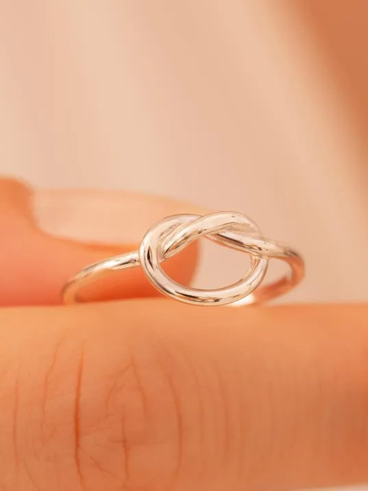 Kadın Gümüş Yüzük - El İşçiliği Gümüş Aşk Düğümü Model 2 Kadın Yüzük Kadın Gümüş Yüzük - El İşçiliği Gümüş Aşk Düğümü Model 2 Kadın Yüzük