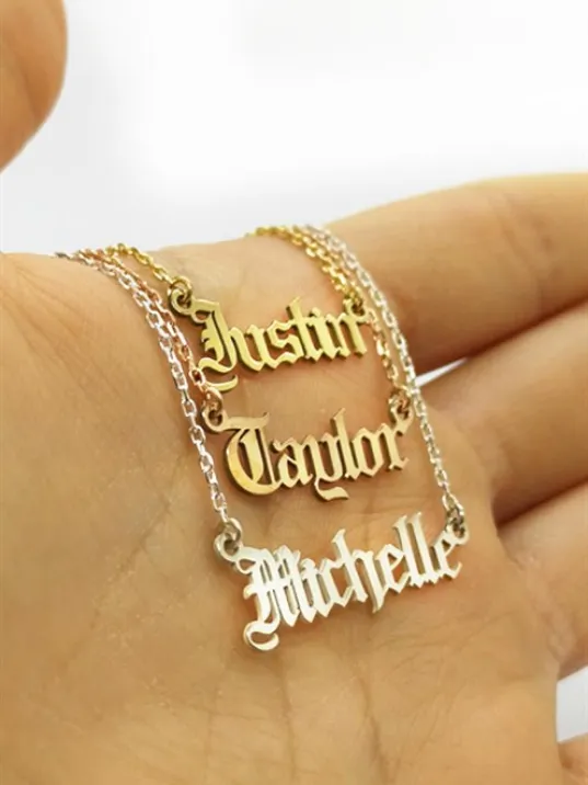 Kişiye Özel Gotik İsim Yazılan Gümüş Kadın Kolye Kişiye Özel Gotik İsim Yazılan Gümüş Kadın Kolye