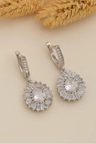 Kadın Gümüş Küpe - Damla Model Zirkon Taşlı Baget Süslemeli Rodyumlu Kadın Küpe