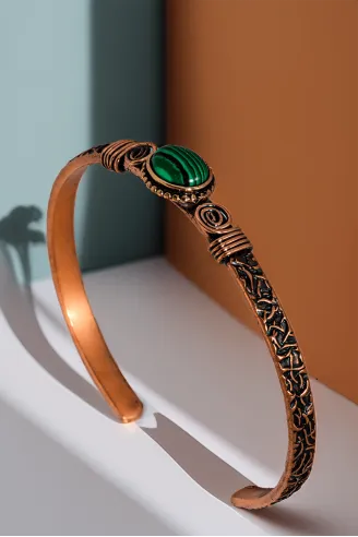 Kadın Bakır Bileklik - Yeşil Malakit Taşlı Otantik Model Yanı Desenli Bakır Bilezik
