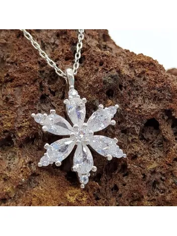 Damla Taşlı Çiçek Figürlü Bayan Gümüş Kolye