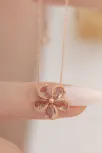Zultanit Taşlı Rose Manolya Çiçeği Model 5 Kadın Gümüş Kolye GKLMNLYCCK5-ROS Zultanit Taşlı Rose Manolya Çiçeği Model 5 Kadın Gümüş Kolye GKLMNLYCCK5-ROS