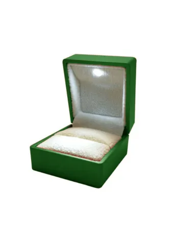Işıklı Pırlanta Tektaş Yeşil Yüzük Kutusu