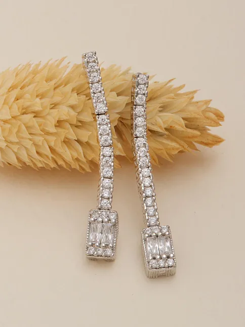Kadın Gümüş Küpe - Süreyya Baget Taşlı Kare Model Kadın Küpe Kadın Gümüş Küpe - Süreyya Baget Taşlı Kare Model Kadın Küpe
