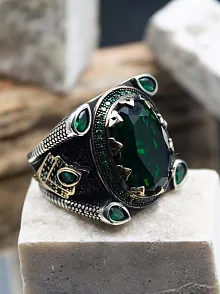 Yeşil Zirkon Taşlı Yanı Zirkon Taşlı İşlemeli Erkek Gümüş Yüzük GYZYZKEND01-YSL