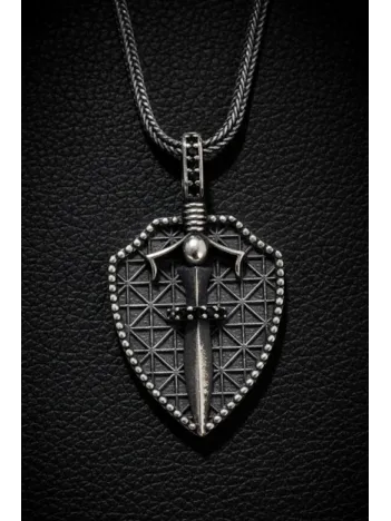 Erkek Gümüş Kolye - 925 Ayar Kabartmalı Kalkan Hançer İşlemeli Tilki Kuyruğu Zincirli Erkek Kolye