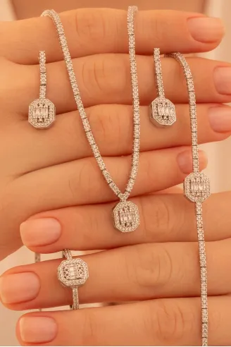 Kadın Gümüş Takı Seti - Ferahnaz Baget Taşlı Zirkon Süslemeli 925 Ayar Kolye, Bileklik, Yüzük, Küpe Tam Set