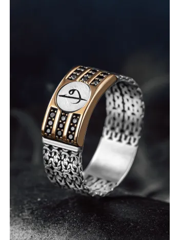 Erkek Gümüş Yüzük - Vav Elif İşlemeli Kral Zincirli 3 Sıra Zirkon Taşlı Erkek Yüzük Erkek Gümüş Yüzük - Vav Elif İşlemeli Kral Zincirli 3 Sıra Zirkon Taşlı Erkek Yüzük