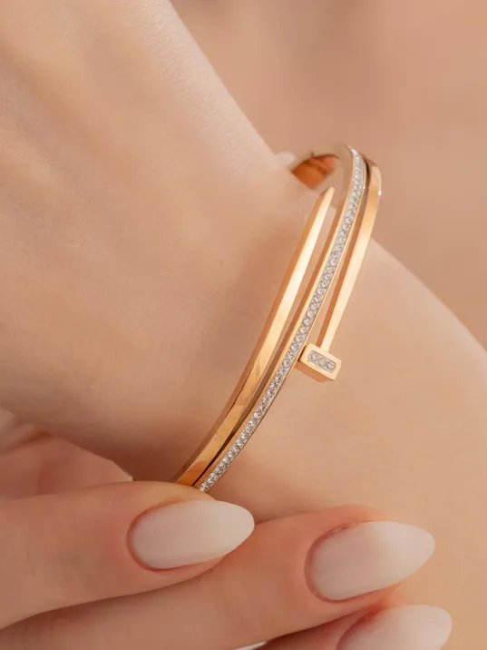 Kadın Çelik Bileklik - Altın Kaplama (KARARMAZ) Taşlı Çivi Model 3 Sıra Kadın Kelepçe