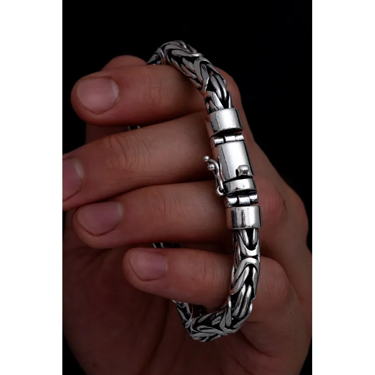 Erkek Gümüş Bileklik - 7.5 mm Özel Kilit Tasarımlı Yuvarlak Kesim Kral Model Gümüş Bileklik Erkek Gümüş Bileklik - 7.5 mm Özel Kilit Tasarımlı Yuvarlak Kesim Kral Model Gümüş Bileklik