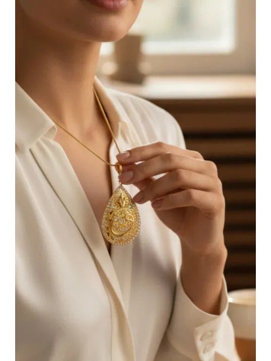 Kadın Gümüş Kolye - Damla Model Vav Desenli 22 Ayar Altın Kaplama Zirkon Taşlı Gümüş Kolye