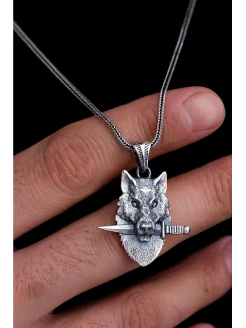 Erkek Gümüş Kolye - Bozkurt Figürlü Kılıç Detaylı Erkek Kolye