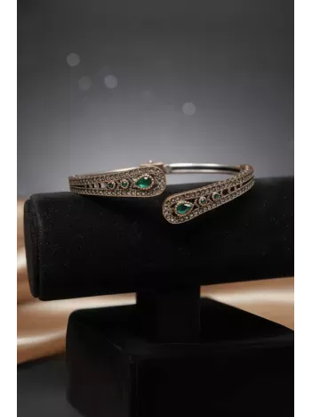 925 Ayar Gümüş Zümrüt Taşlı Açık Kadın Kelepçe Bilezik – Su Yolu Modeli