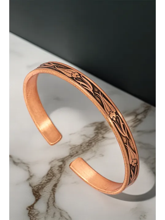 Kadın Bakır Bileklik - İnce Üstü Çiçek İşlemeli Bakır Bilezik Metal Kutu Ve Kuvars Taşlar